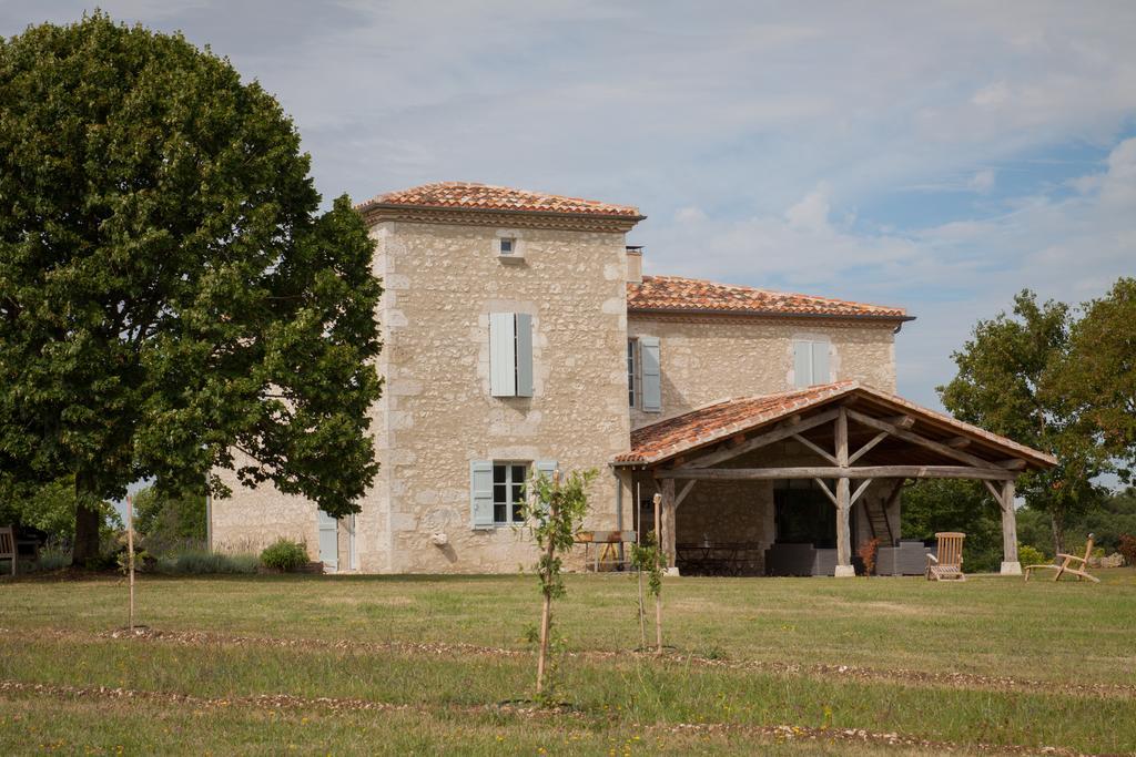 Chambres D'Hotes Domaine De Nazere Avezan Bagian luar foto