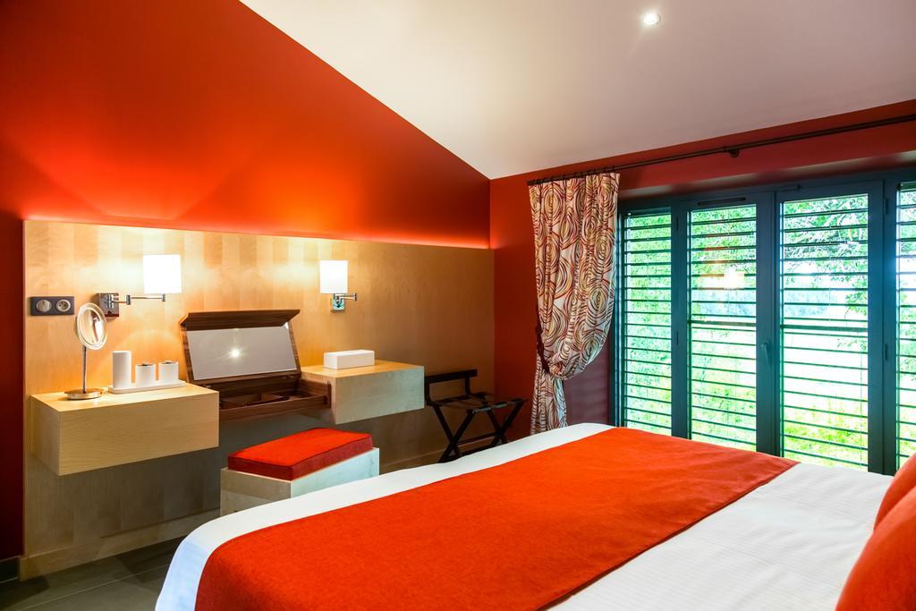 Chambres D'Hotes Domaine De Nazere Avezan Bagian luar foto