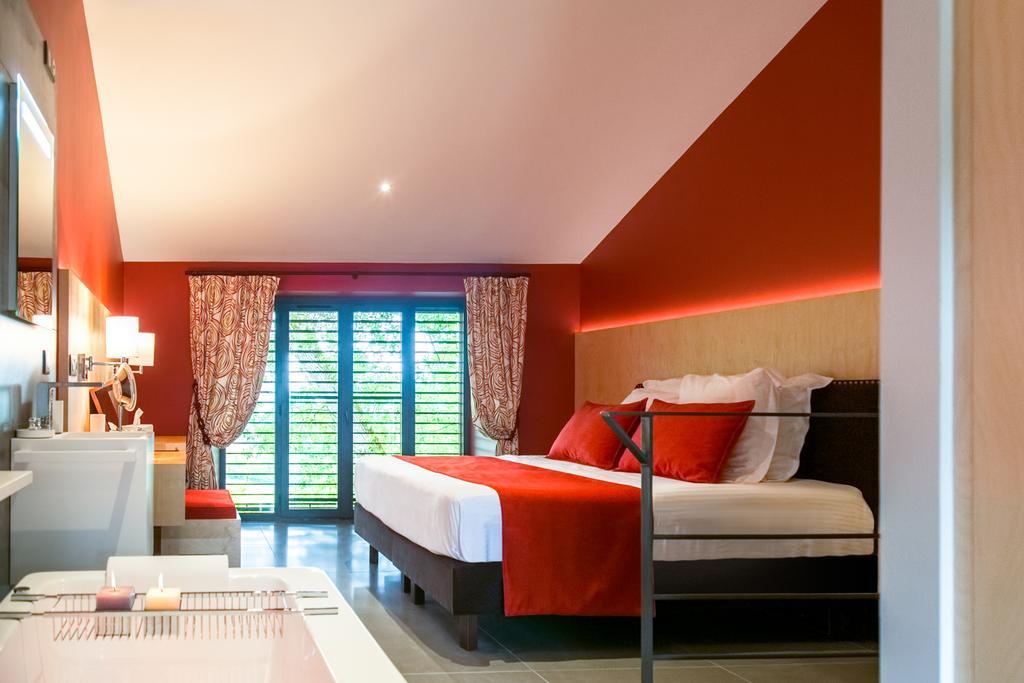 Chambres D'Hotes Domaine De Nazere Avezan Bagian luar foto