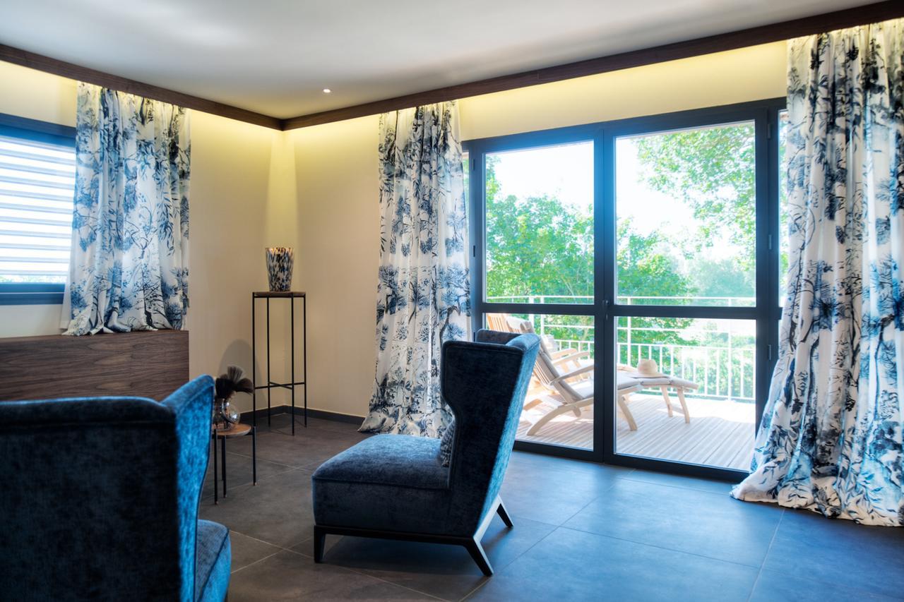 Chambres D'Hotes Domaine De Nazere Avezan Bagian luar foto